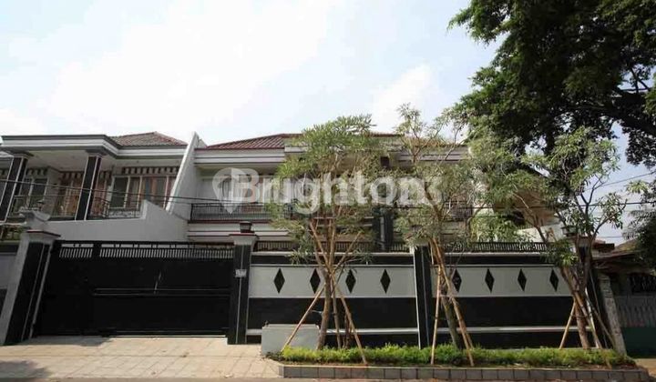 Luxury house for quick sale, with elevator, in Kelapa Dua, Kebun Jeruk, West Jakarta Luxury house for quick sale, with elevator, in Kelapa Dua, Kebun Jeruk, West Jakarta