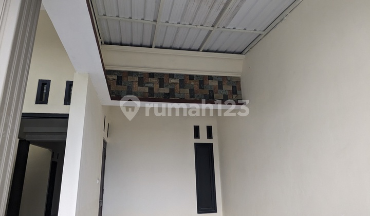 Modern 1-Story House Ready to Occupy in Sooko, Mojokerto. 2