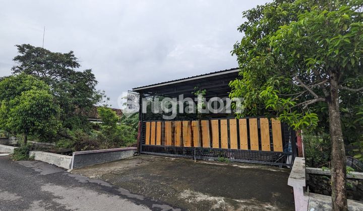 A Charming House for Sale on the Outskirts of Mojokerto City A Charming House for Sale on the Outskirts of Mojokerto City
