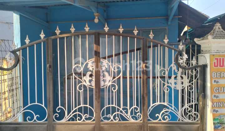 Business or Residential House 2 Floors Tarik Sidoarjo