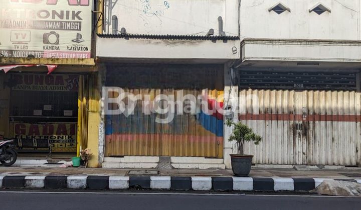 STRATEGIC SHOPHOUSE ON MAJAPAHIT STREET, MOJOKERTO 2