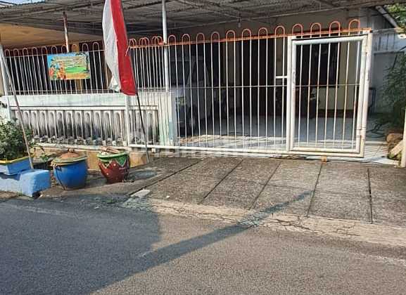 Rumah Vintage 1 Lanatai Siap Huni Pusat Kota Mojokerto