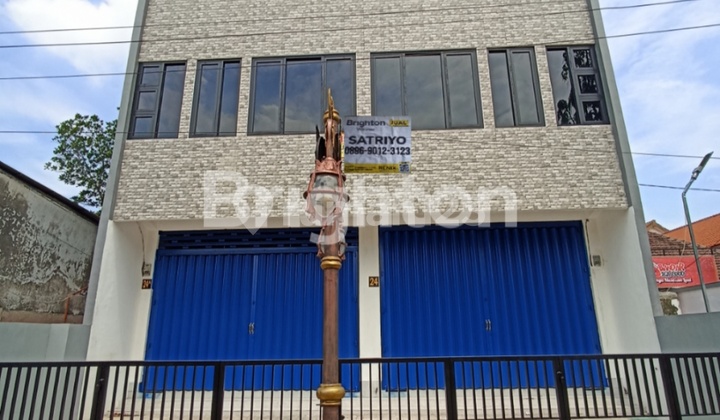3-Story Shop Ready to Move In, Zero Street, Urban Area Mojokerto 3-Story Shop Ready to Move In, Zero Street, Urban Area Mojokerto
