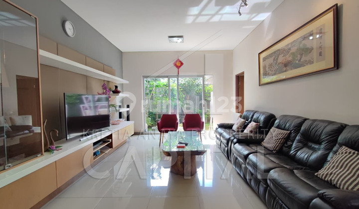 Comfortable Furnished House in Setiabudi Regency Comfortable Furnished House in Setiabudi Regency
