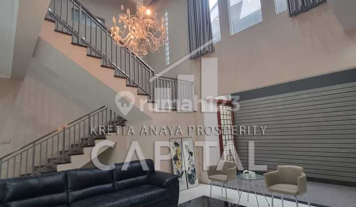 Rumah Semi Furnish dengan Sirkulasi Bagus di tatar Esklusif Rambutkasih Kota Baru Parahyangan