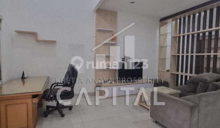 House with a Good Location and Ready to Occupy in the Jingganagara Area, New City of Parahyangan.