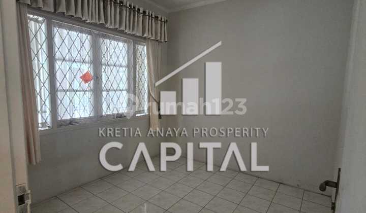 A Comfortable and Well-Maintained House in the Jingganagara Area, Baru Parahyangan City 2