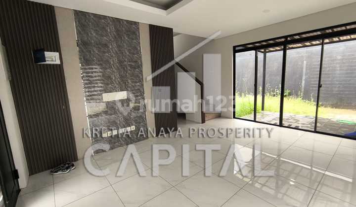 Rumah Siap Huni sudah Semi Furnish dengan posisi Hook di tatar Tarubhawana Kota Baru Parahyangan 