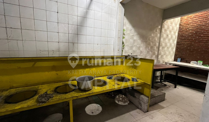 Business space on Jl. Kolonel Masturi Cimahi Business space on Jl. Kolonel Masturi Cimahi