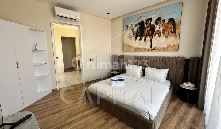 Suspicious Villa di Umalas Kerobokan Bali dengan arsitektur modern , high ceiling dan ruang keluarga yang leluasa