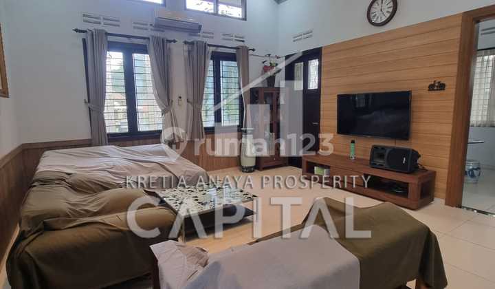 Semi-Furnished House with Hook Position in the BTD Area, Kota Baru Parahyangan