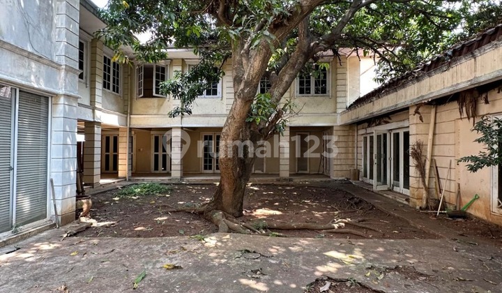 For Sale 2-Story House in Menteng. Elite Location, Close to Suwiryo Street. 2