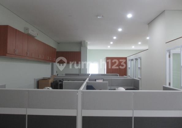 Dijual Gedung 4 Lantai Area Tanjung Barat, Pasar Minggu