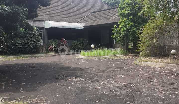 Dijual Rumah Lama 2 Lantai di Pinggir Jalan Condet Raya