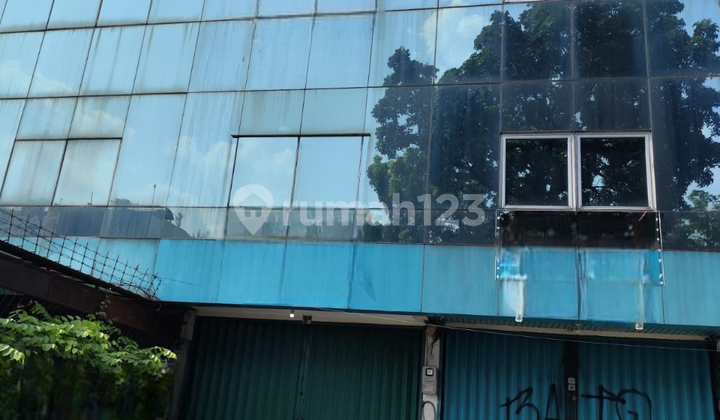 Dijual Ruko di Pinggir Jalan di Kebayoran Lama