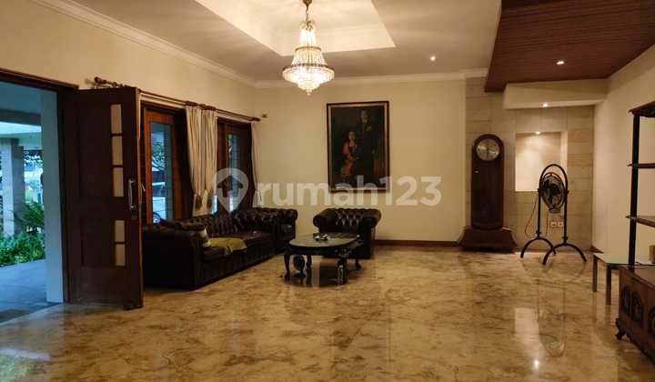 Dijual Rumah 2 Lantai di Jl. Darmawangsa, Jakarta Selatan 1
