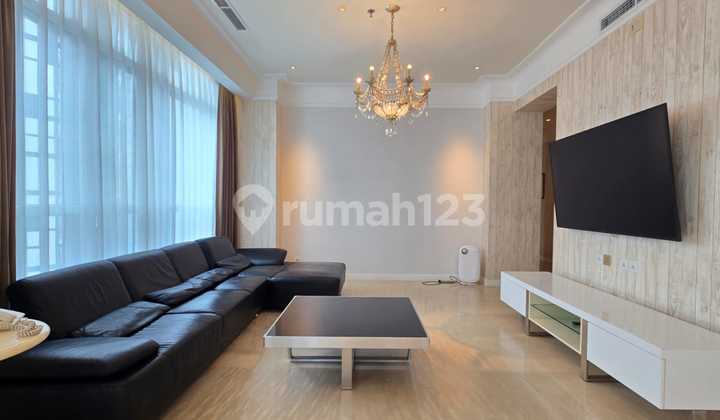 Disewakan Unit 2 BR Furnished di Senopati Suites, High Floor