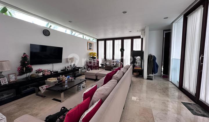 Dijual Rumah Tinggal Cantik Dalam Compound di Kemang Timur 1