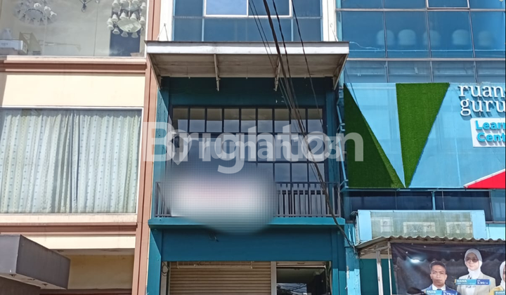 Disewakan 150 JT / Tahun Ruko 3 Lantai di Lokasi Jalan Raya Alternatif Cibubur 