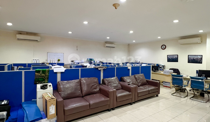Commercial Building Rental Kebayoran Baru Melawai Raya 4 Floors + Rooftop Near MRT 2