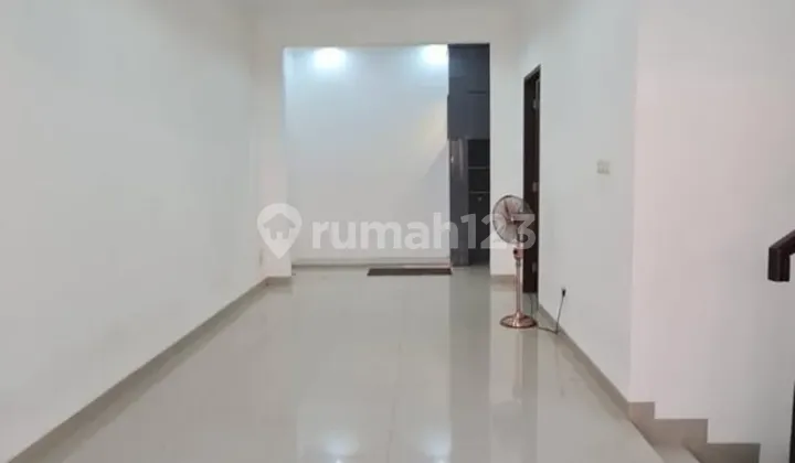 Rumah Cantik + Semi Furnished di Cluster Sapphire Jatiwarna, Akses Mudah ke Tol 2