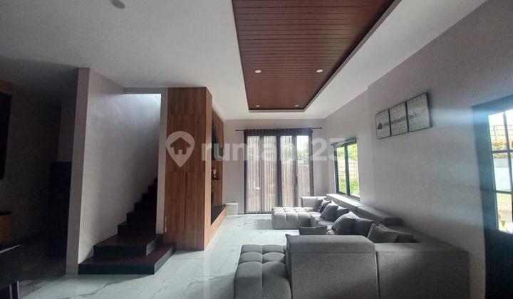 Luxury Hook House Fully Furnished in Nusaloka BSD City, Land Area 125/Building Area 200, Price 2.9 Billion Negotiable 2