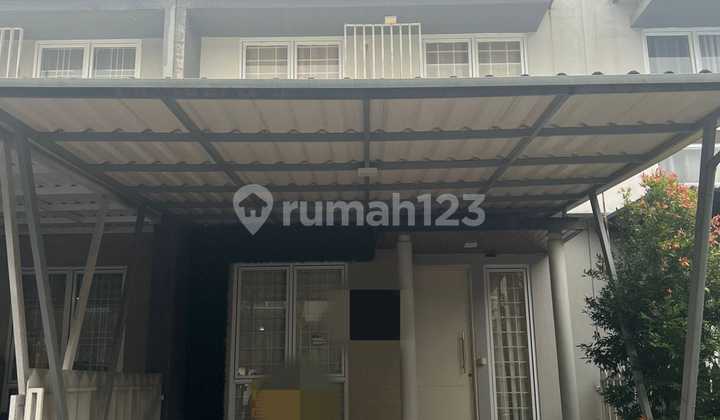Semi-Furnished House in Cibubur, 2+1 Bedrooms, 2 Bathrooms, Price 1.8M Negotiable. 2