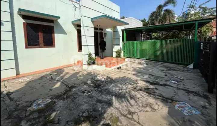 Rumah Disewakan di Taman Pendidikan Jakarta Selatan - LT 270 M², 8 Kamar, Cocok Kantor / Mess, Dekat MRT & Tol Jorr