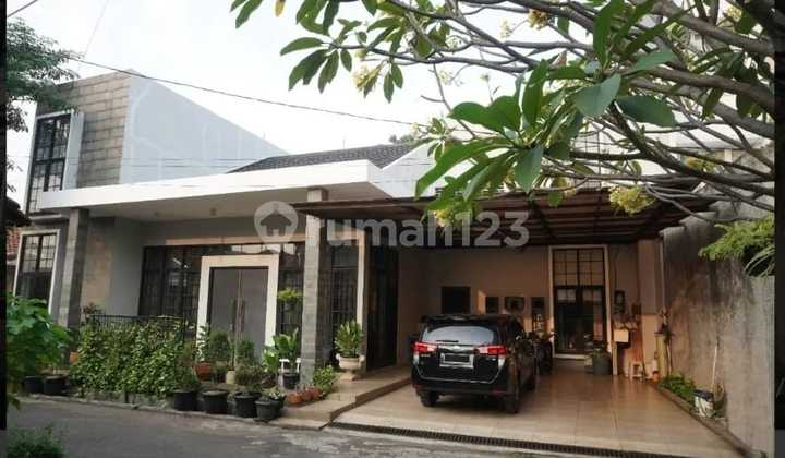 Rumah Mewah 2 Lantai di Tebet Jakarta Selatan - LT 280 M², 5+2 KT, SHM, Harga Turun Rp 7,5 M Nego Rumah Mewah 2 Lantai di Tebet Jakarta Selatan - LT 280 M², 5+2 KT, SHM, Harga Turun Rp 7,5 M Nego