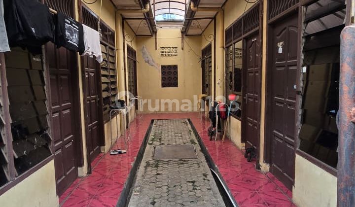 For Sale: 6-Room Boarding House Near Engineering UI, Kukusan Depok - Freehold Title, Fully Occupied, Price 450 Million Negotiable 1