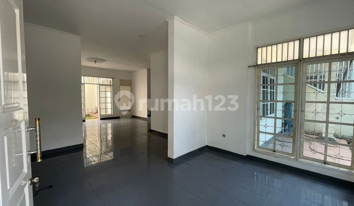 Sewa Rumah Kebon Jeruk Indah Kembangan Jakarta Barat, 4+1 KT, LT 183 LB 200, Dekat Tol & Belmont