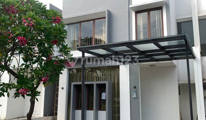 Dijual Cepat Rumah 2 Lantai di Jgc Cluster Alamanda Cakung Jakarta Timur - SHM, Semi Furnish
