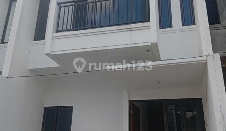 Disewakan Rumah 2 Lantai di G Residence Leuwinanggung Depok, Dekat Cibubur - 3 Kt, Siap Huni