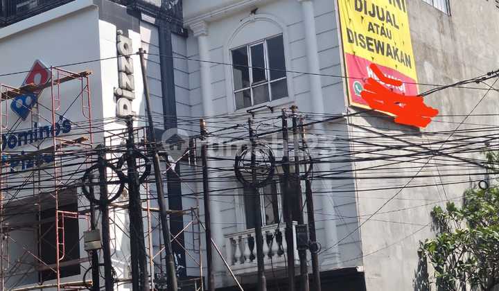 Dijual/Disewakan Ruko Prime Location Cibubur – 3,5 Lantai SHM, Cocok Usaha & Investasi Dijual/Disewakan Ruko Prime Location Cibubur – 3,5 Lantai SHM, Cocok Usaha & Investasi