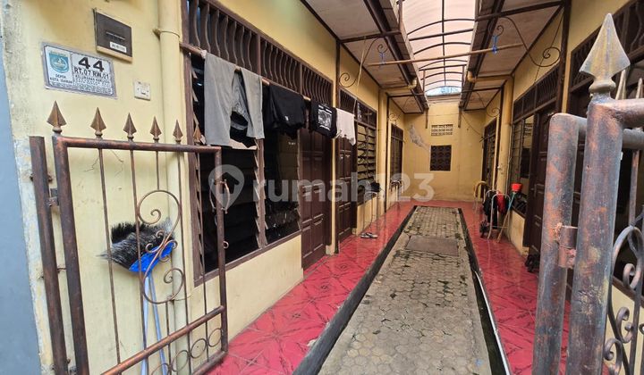 For Sale: 6-Room Boarding House Near Engineering UI, Kukusan Depok - Freehold Title, Fully Occupied, Price 450 Million Negotiable 2
