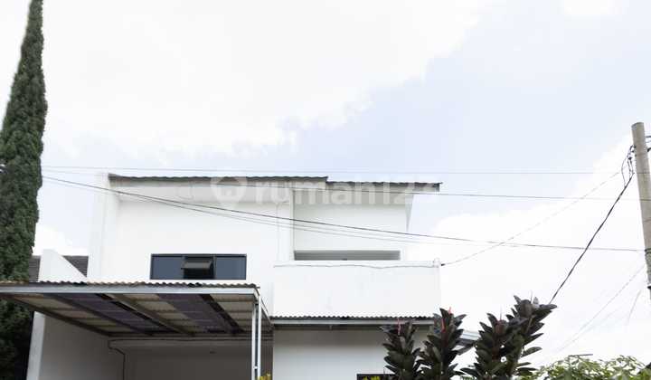 Dijual Rumah Taman Cihanjuang 2 | LT 137 LB 100 | 2 Kt 3 Km | Rooftop | SHM | 1,2 M Nego