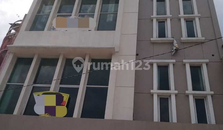 For Sale, 3-Story Linked Shop House on Jl Margonda Raya Depok - Land Area 180 M², | Negotiable from 8 M 2