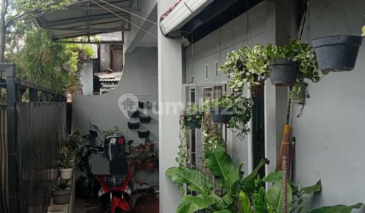 2-Story House Ready for Occupancy in Pangkalan Jati, Cinere - Land Size 130/Building Size 250, Strategic Location Near Andara Toll Road 2