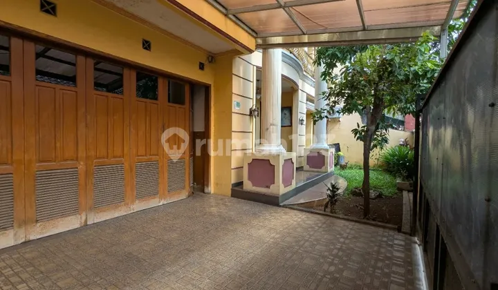 Rumah Mewah 3 Lantai di Jatiwaringin Pondok Gede - Turun Harga 3,6M ---> 2,35 M, Dekat Tol & LRT! 2
