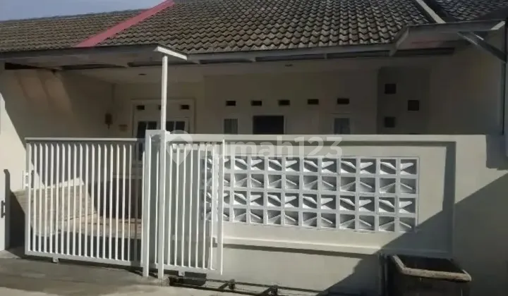 Disewakan Rumah Siap Huni di Komplek Chandra Baru Pondok Melati - Rp 27,5 Juta/Tahun, Strategis Jakarta Timur-Bekasi Disewakan Rumah Siap Huni di Komplek Chandra Baru Pondok Melati - Rp 27,5 Juta/Tahun, Strategis Jakarta Timur-Bekasi