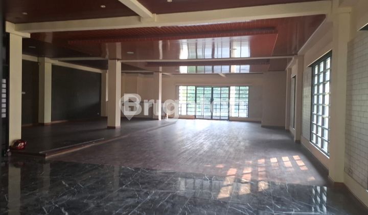Gedung 3 lantai luas Bangunan 840M2 Gandaria Jakarta Selatan 2