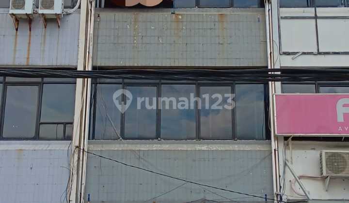 4-Story Shop House for Rent on Jl. Margonda Raya Depok - 350 m², Roadside, Suitable for Tutoring / Clinic / Business 2