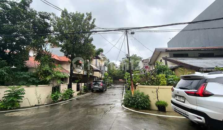 Bisa KPR, Rumah, 2 Lantai, SHM, Dekat Pusat Perbelanjaan, Siap Huni 2