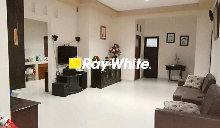 Minimalist and Lush House in Depok 2