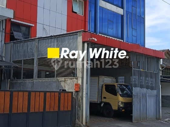 3-Story Shophouse in Kelapa Dua Raya 2
