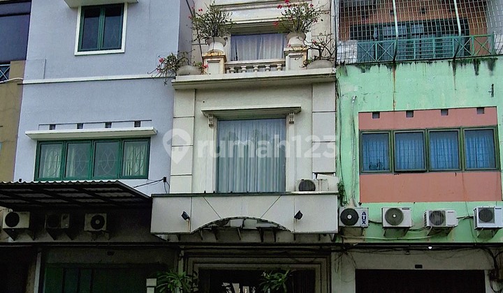 Ruko mewah siap pakai  1
