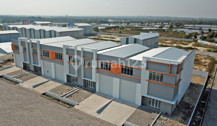 AKR JIIPE MANYAR WAREHOUSE READY FOR OCCUPANCY AKR JIIPE MANYAR WAREHOUSE READY FOR OCCUPANCY