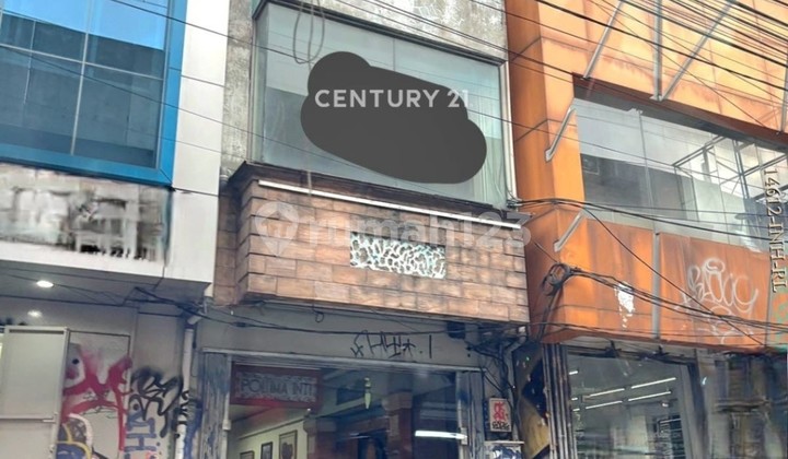 FOR SALE FAST Strategic Shop House in Panglima Polim, South Jakarta FOR SALE FAST Strategic Shop House in Panglima Polim, South Jakarta