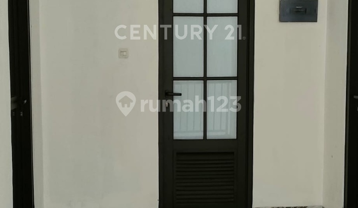 Ready-to-Occupy House in Discovery Bintaro Jaya