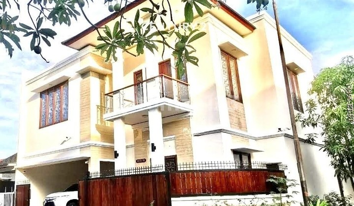 Dijual Rumah Hook Cantik Fully Furnished Ada Kolam Renang 